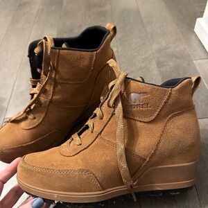 Sorel Women’s Evie Sport Lace Bootie Size 7